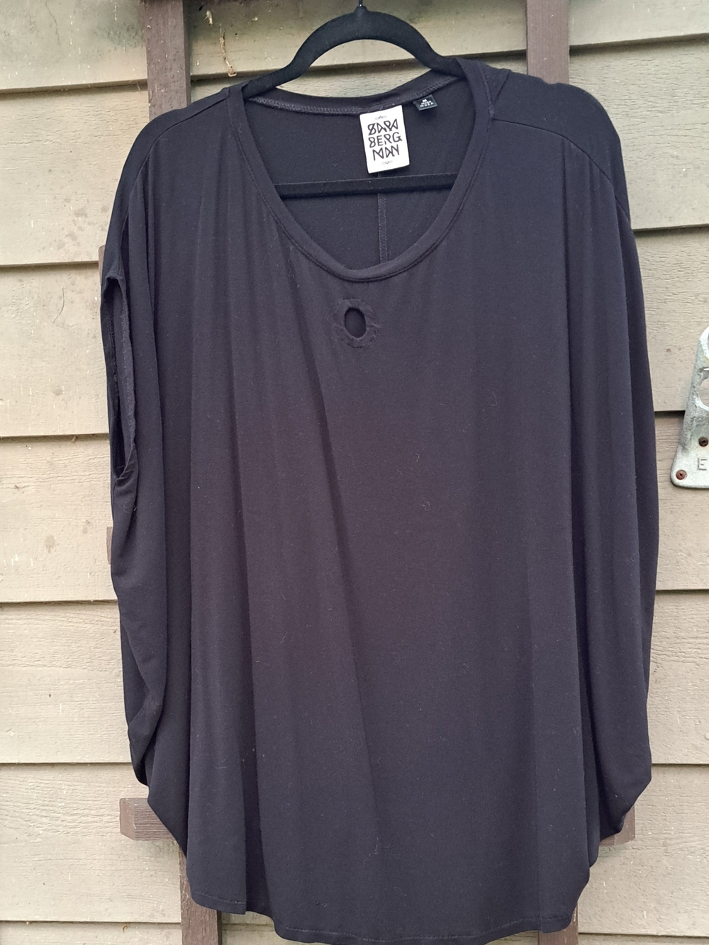 Black Long Sleeve Keyhole Tee